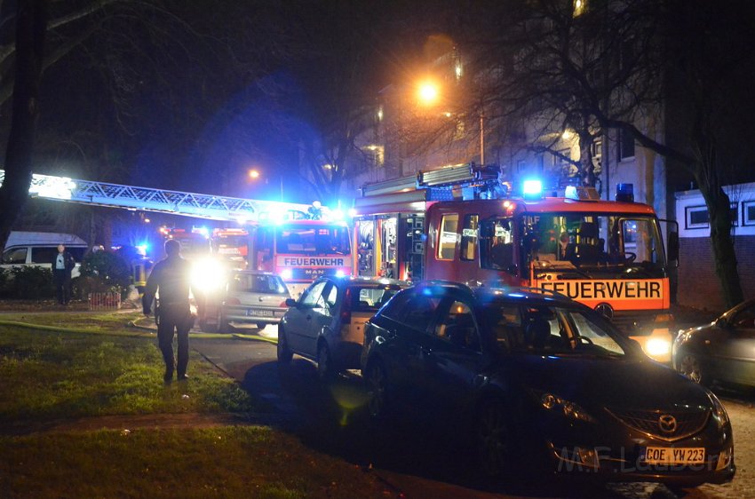 Feuer 2 Koeln Gremberg Luederichstr P12.JPG - Miklos Laubert